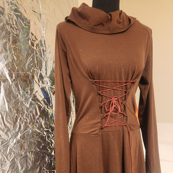 Hooded robber style dress with faux suede leather drawstrings - Picture 4 of 11